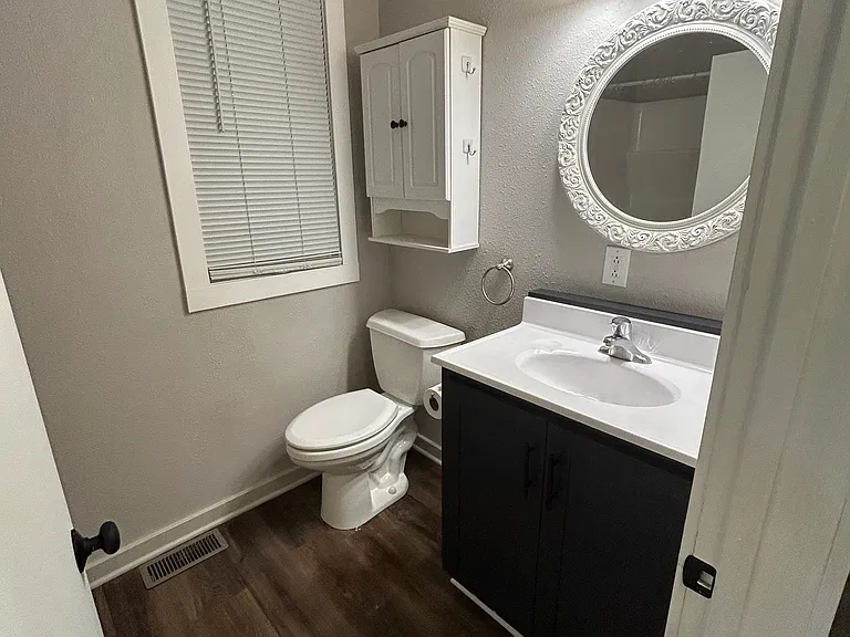 2042 Silver St — Photo 10