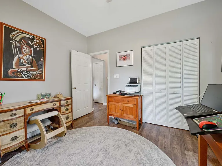 200 Highgate Cir — Photo 11