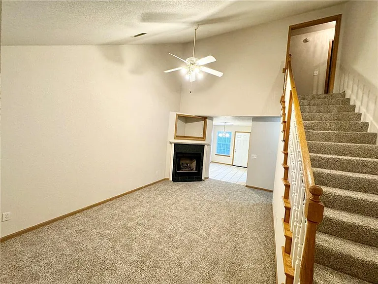 2203 E Cinnamon Way — Photo 4