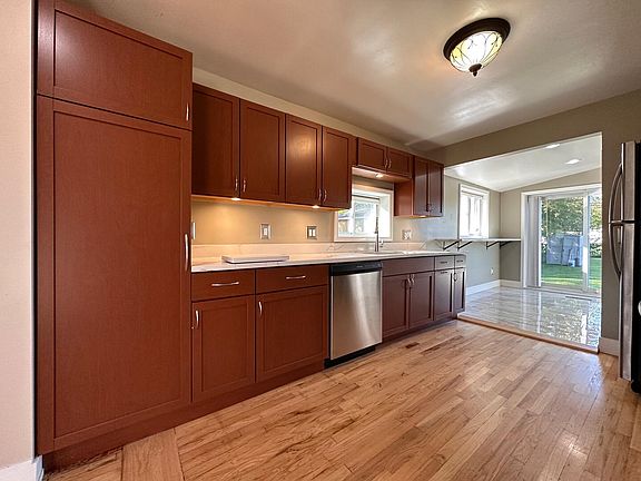 4th image of 5854 Roosevelt St