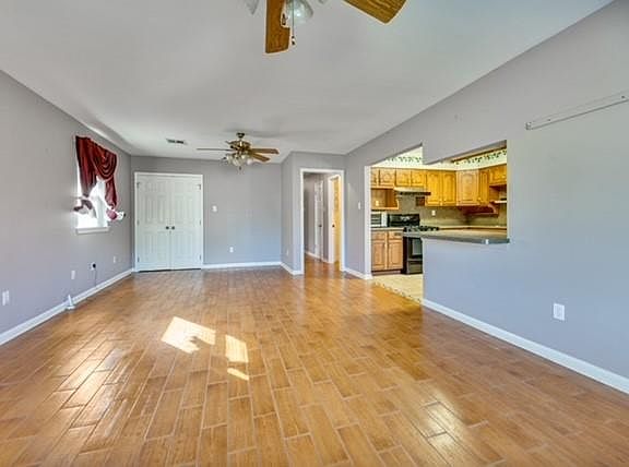 5th image of 1408 N Starrett Rd