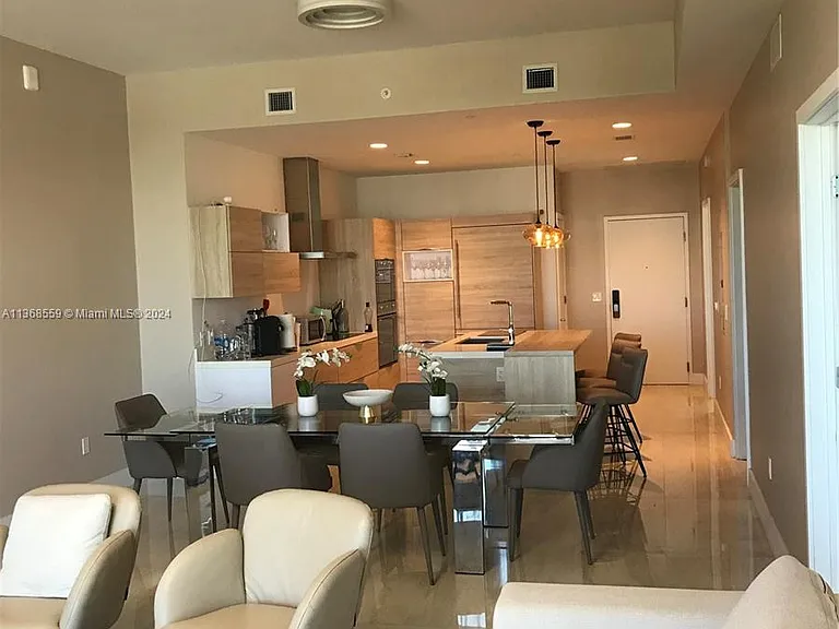 16385 Biscayne Blvd #7 — Photo 40