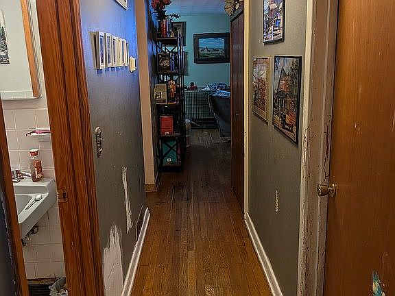 5th image of 310 Pinewood Dr