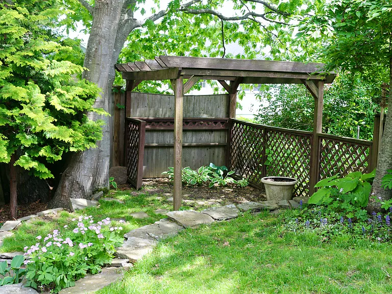 37 Green St #1 — Photo 15