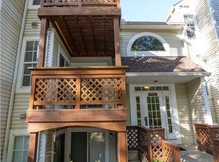 1304 Cedarwood Dr APT C2, Westlake, OH