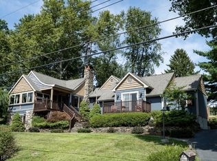 521 W Shore Trl, Sparta, NJ 07871