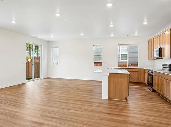 459 185th Street Court E 18