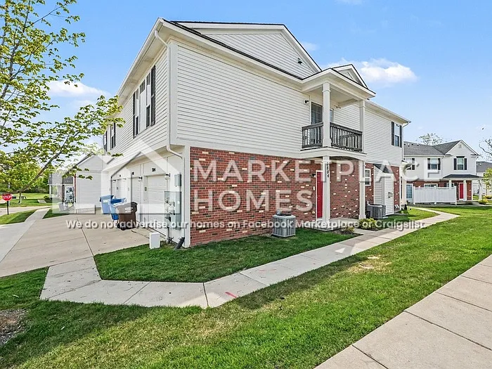 2804 Riversedge Dr — Photo 3