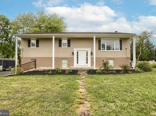 7725 Farmdale Ave, Harrisburg, PA 17112