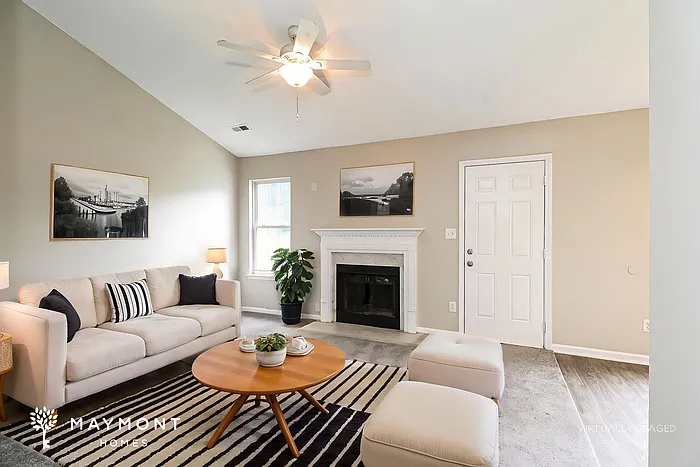 3 bed, 2.0 bath, 1038 sqft, $1,695 — Photo 4