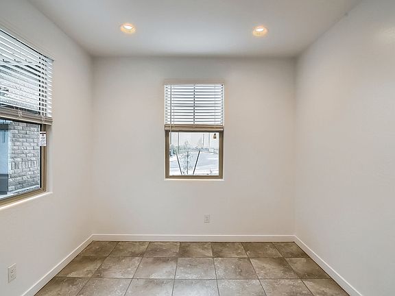 5th image of 16894 W Evergreen Rd