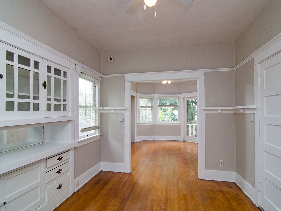 1st image of 118 Park Pl APT D