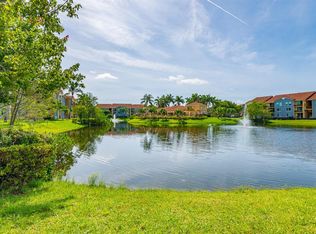 602 Villa Cir, Boynton Beach, FL 33435