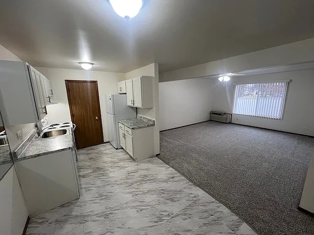 750 N Pioneer Rd #203 — Photo 2