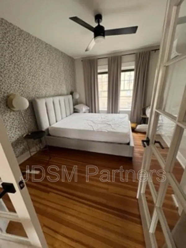 2 bed, 1.0 bath, 1000 sqft, $1,895 — Photo 3