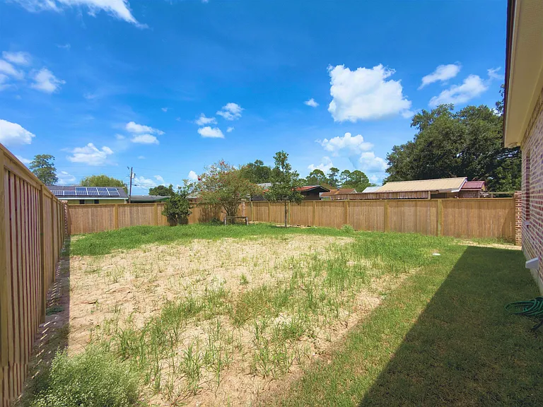 410 B Camellia Dr — Photo 10