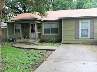 627 N Anderson St, Angleton, TX 77515