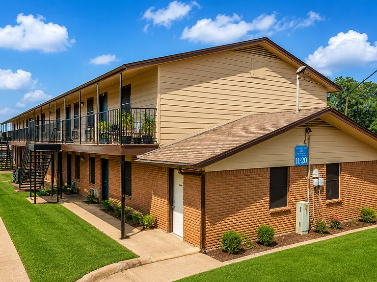 Southwest Apartments - Comfortable living in the heart of Euless — Photo 8