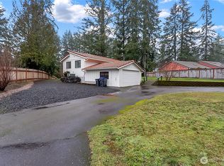 160 E Lakeland Way, Allyn, WA 98524