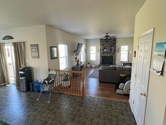 5th image of 11 Orleans Dr
