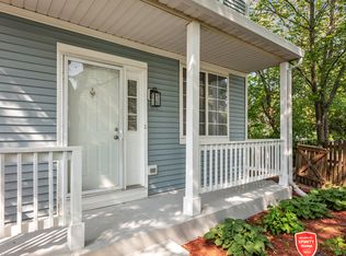 215 Pembrook Ct, Round Lake Beach, IL