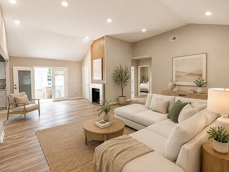 366 Wimpole Dr — Photo 3