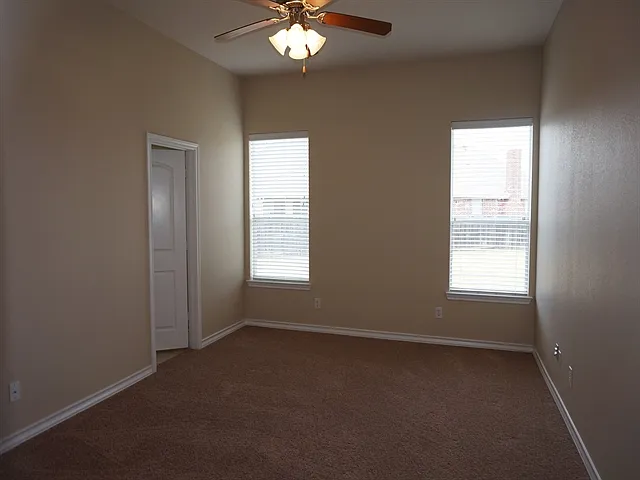 520 Castlebrook Ct — Photo 6