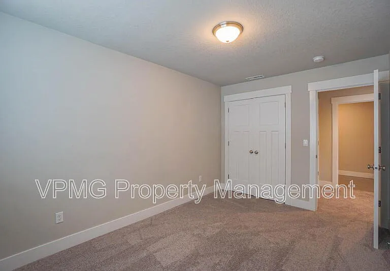 2928 NW 16th St — Photo 25