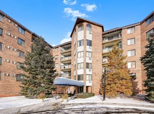 2601 Kenzie Ter APT 425, Saint Anthony, MN 55418