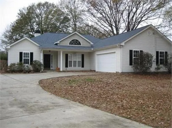 175 Lake Dr, Fayetteville, GA 30215