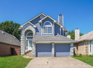 6841 Driffield Cir W, North Richland Hills, TX 76182