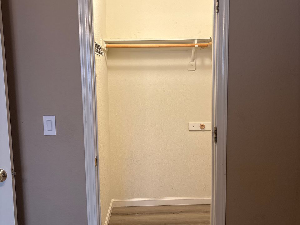 1st image of 2862 E Eclipse Ave