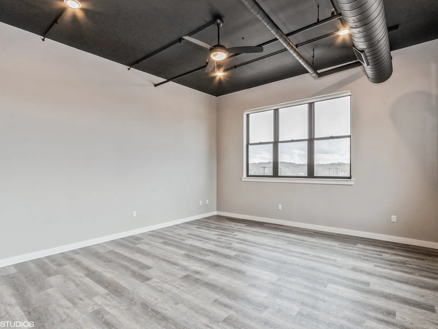 1 bed, 1148 sqft, $1,695 — Photo 3