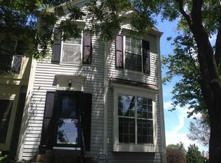 13566 Highland Mews Ct, Herndon, VA 20171