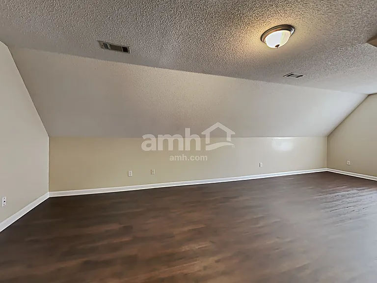 9321 N Fairmont Cir — Photo 20