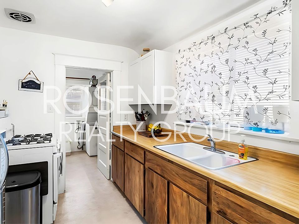 2nd image of 208 1/2 S Summit Ave