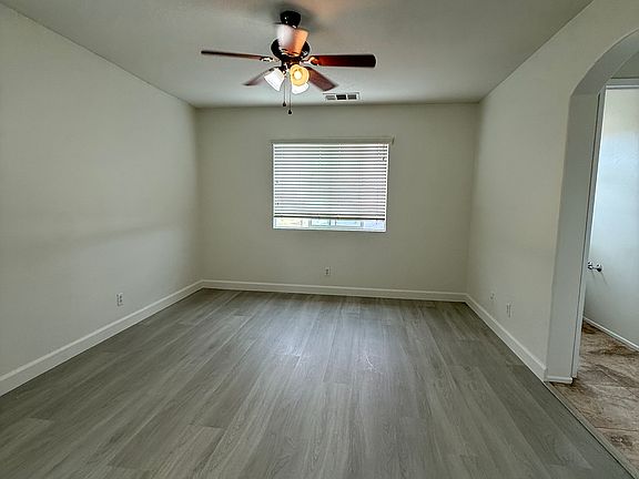 5th image of 11061 Summerwood Dr