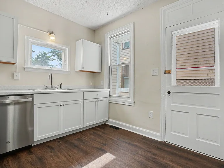 153 Cedar St — Photo 4