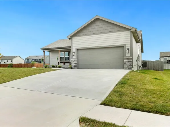 1201 NW 4th St, Oak Grove, MO 64075