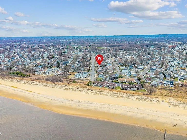 37 Beacon Blvd — Photo 31