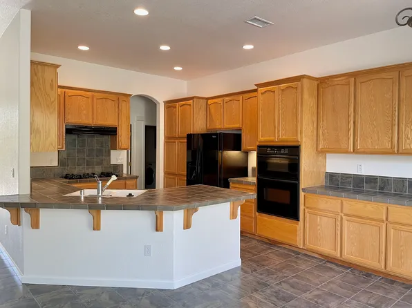 425 Renpoint Ct, Roseville, CA 95661