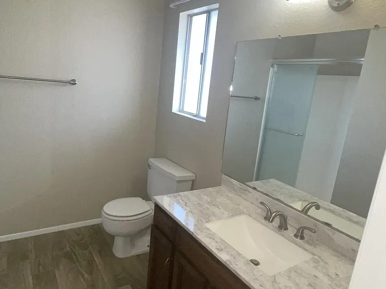 3468 E Hearn Rd — Photo 12