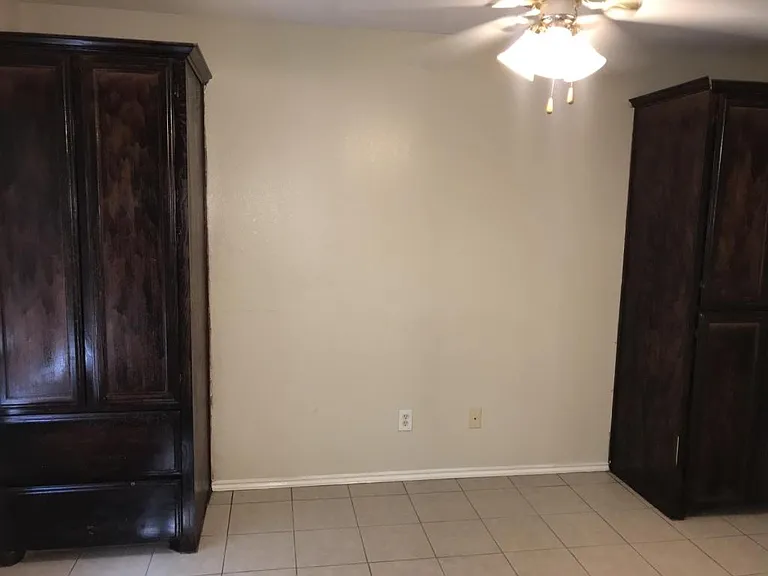1900 S 38th St #4 — Photo 8