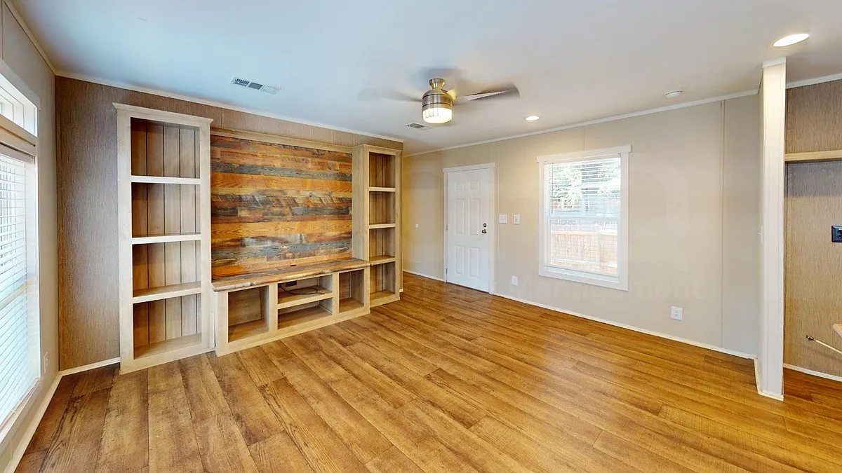 3 bed, 1.5 bath, 1300 sqft, $1,850 — Photo 4