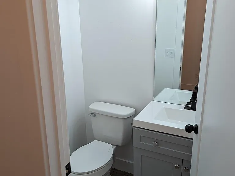 909 W Euclid Ave S #6 — Photo 2