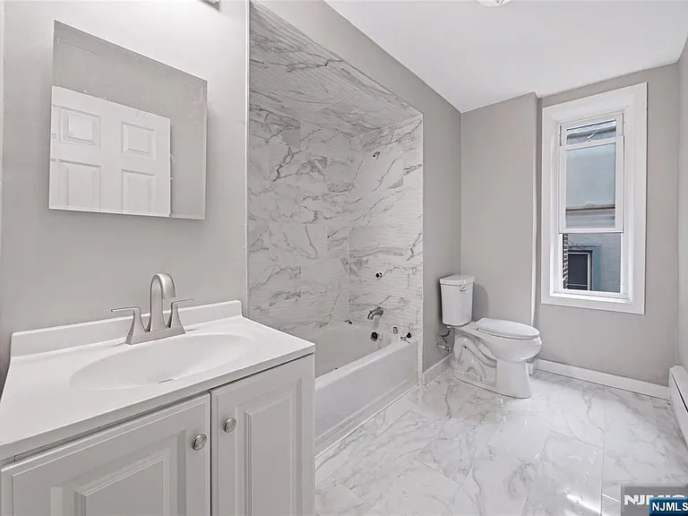 1-2 Hilliard Ave #1 — Photo 13