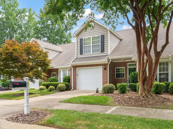 8712 Compass Ln, Raleigh, NC 27615
