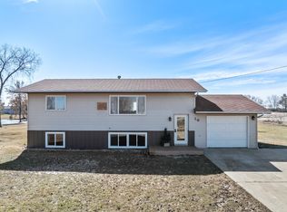 16 5th Ave SE, Des Lacs, ND 58733