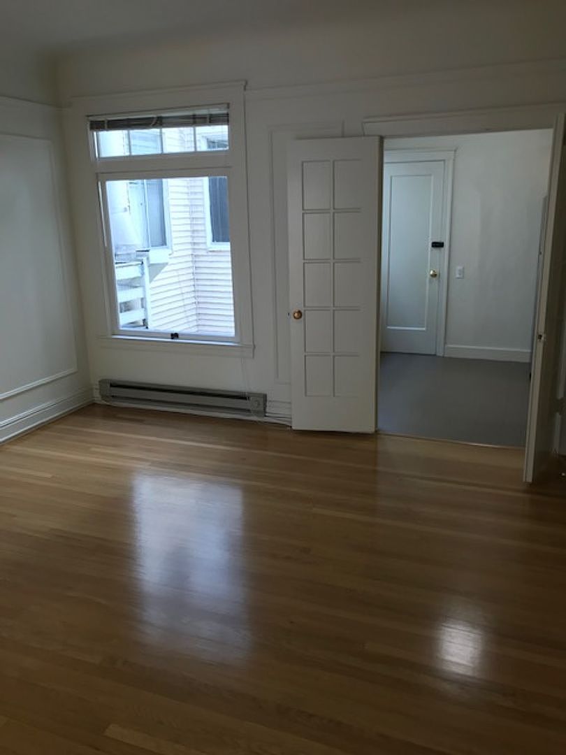 2755 Webster St - Image 4