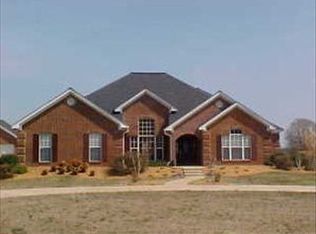 1458 Woodcreek Rd, Starkville, MS 39759